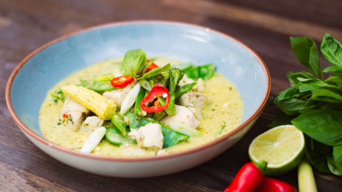 greenchicken 675x380 - Green Chicken Curry